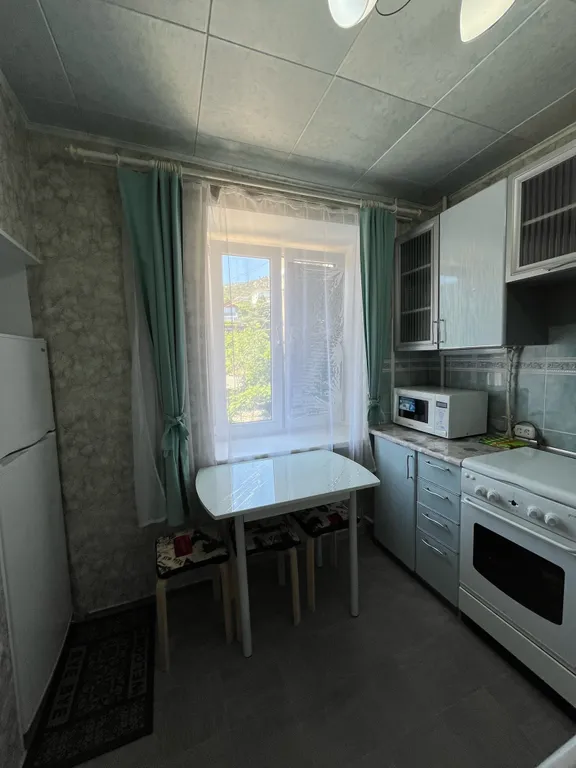 Комфортная квартира возле можжевеловой рощи