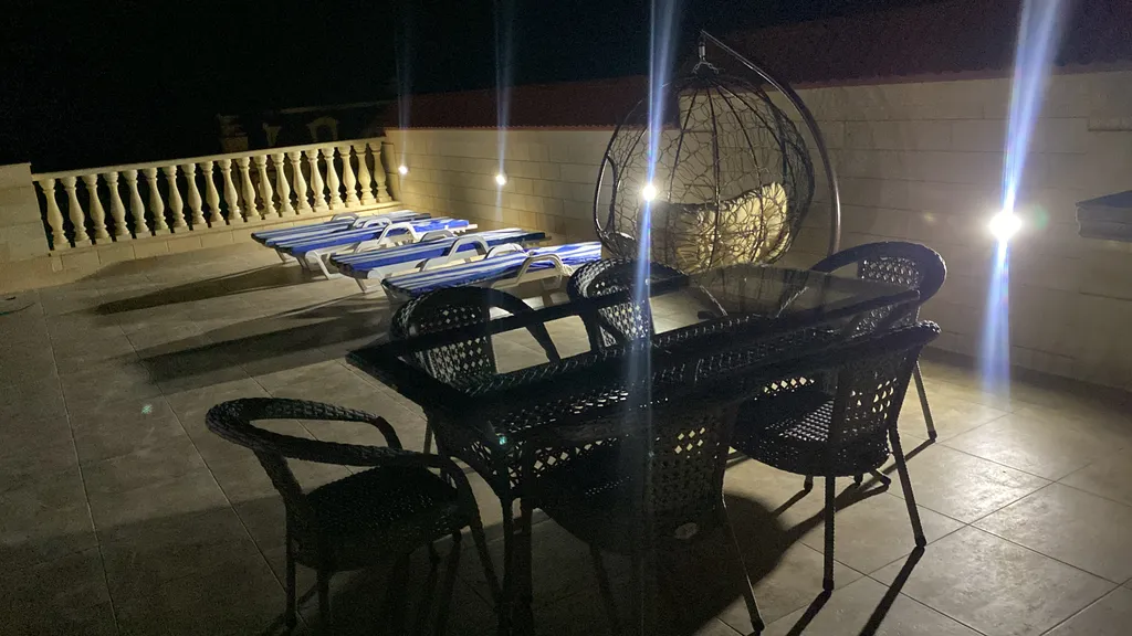 Уютная комната-студия у самого моря с бассейном, террасой и мангалом