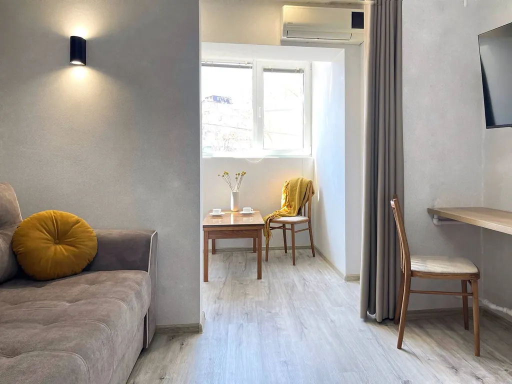 Однокомнатная у сквера в центре