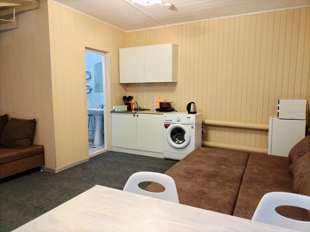 Коттедж Двухэтажный таунхаус с отдельным входом — аренда посуточно в Зелёная Поляна