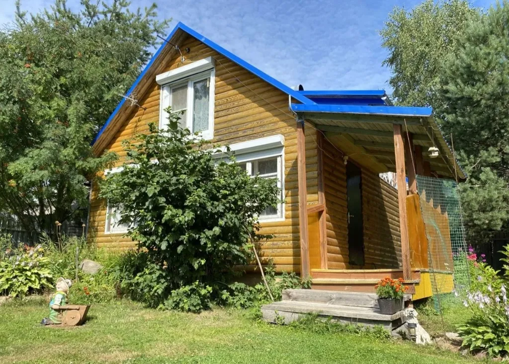 Уютный дом возле реки