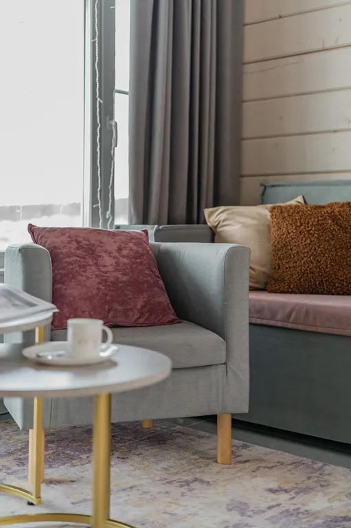 Новый дом с видом на озеро, сауной, гриль-домом и детской площадкой