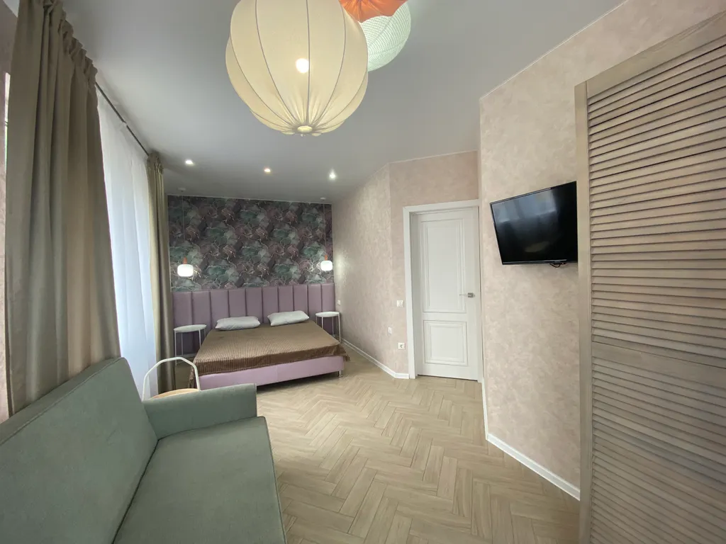 Квартира Двухкомнатные апартаменты с балконом на 6 человек — аренда посуточно в Ольгинка