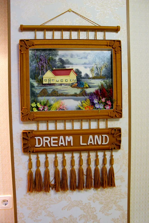 Семейный однокомнатный двухуровневый апартамент с кухней