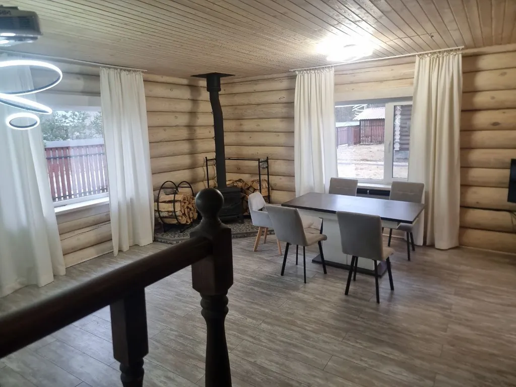 Дом с прудом