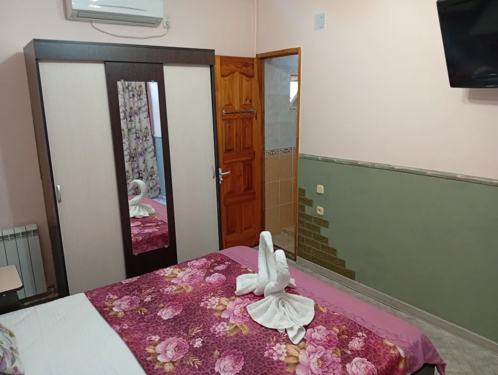 Комната с удобствами с 1 двуспальной или 2 односпальными кроватями