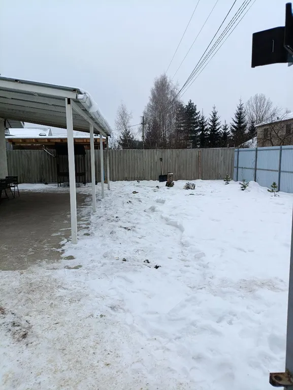 Уютный дом у озера