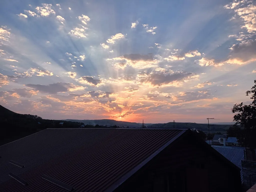 Домик с сауной и беседкой