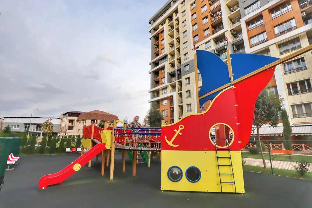 Евродвухкомнатная квартира для всей семьи с видом на море и горы