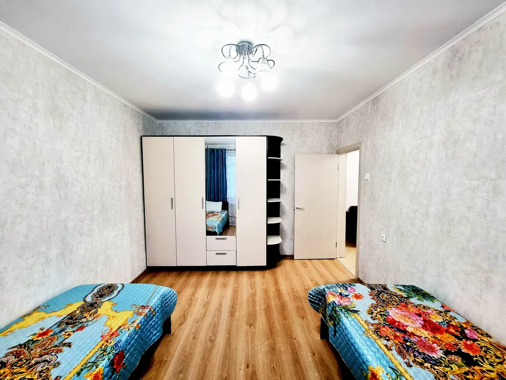 Просторная квартира до 6 человек около ТРЦ Июнь