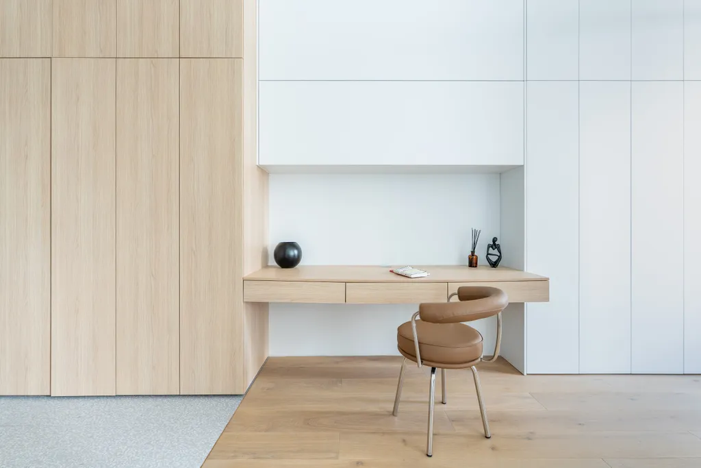 Уютная студия с видом на башни