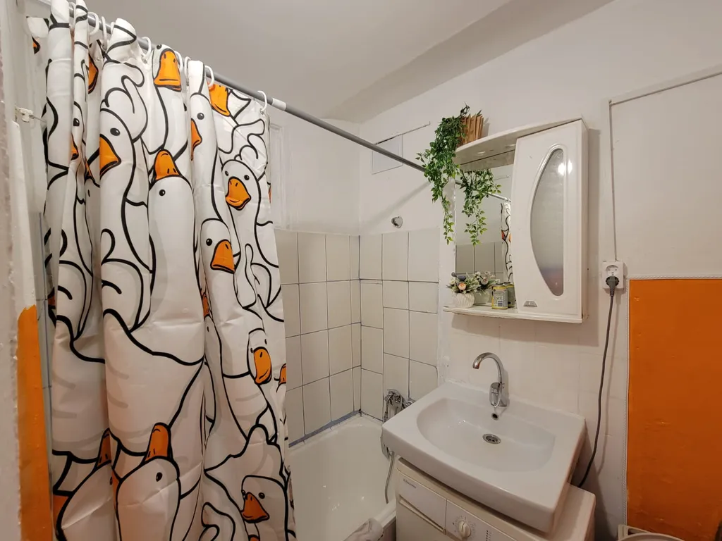 Квартира Комната на двоих в 3 минутах пешком от метро — Москва