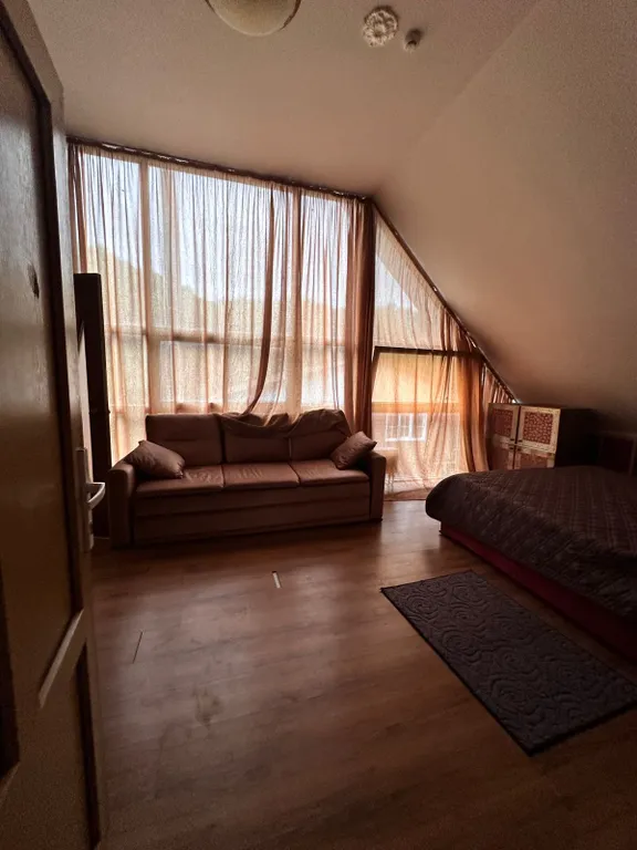 Большой дом с баней, бассейном, мангалом и парковкой