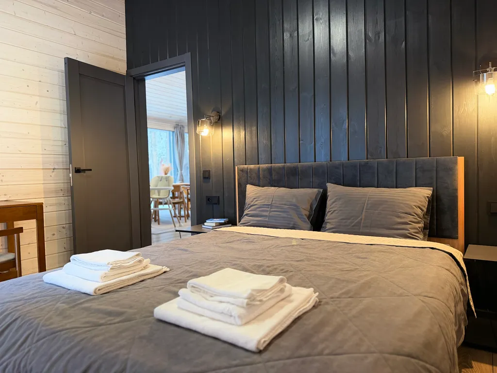 Просторный дом для компании с камином, сауной и общей зоной