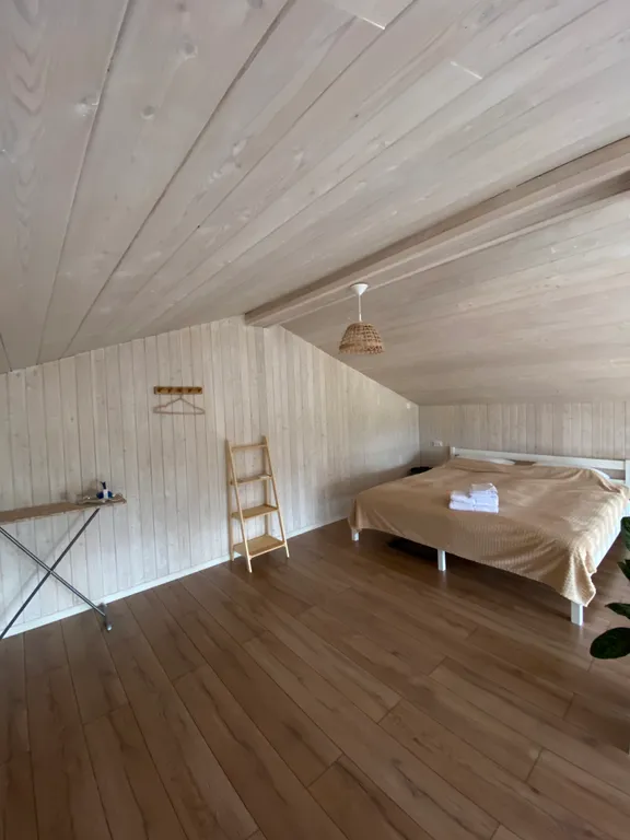 Новый светлый теплый атмосферный барнхаус с террасой “Barny”