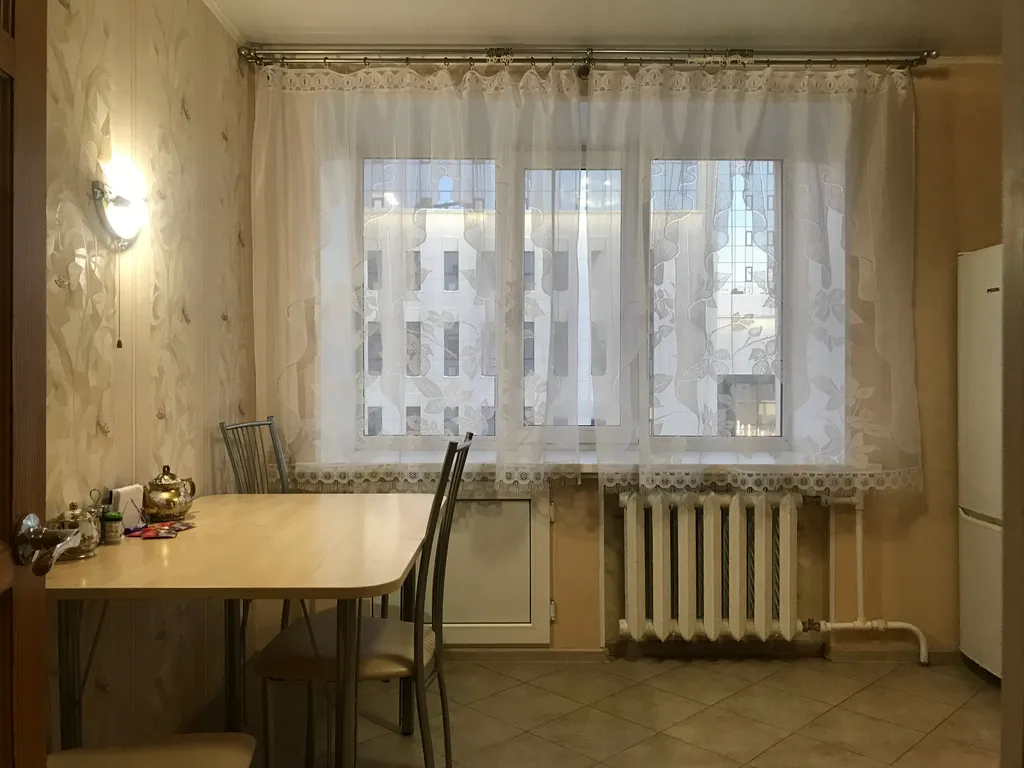 Просторная тёплая двушка в центре