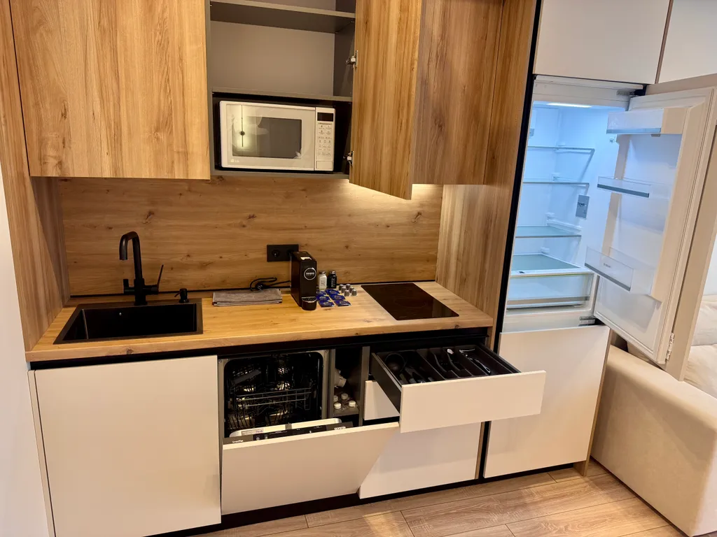 Новая квартира в центре с панорамным окном и завораживающим видом