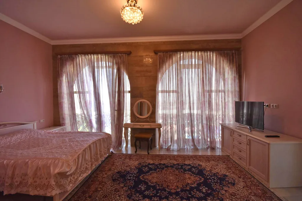 Шикарная вилла с 2-я бассейнами и джакузи