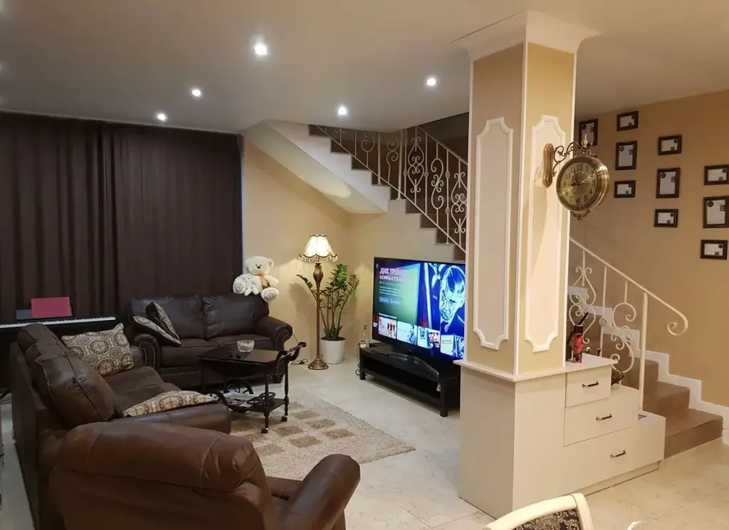 Коттедж Уютный дом с бассейном и садом с видом на горы и море — аренда посуточно в Новороссийск