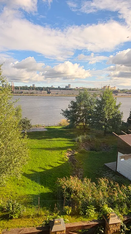 Коттедж на берегу камы