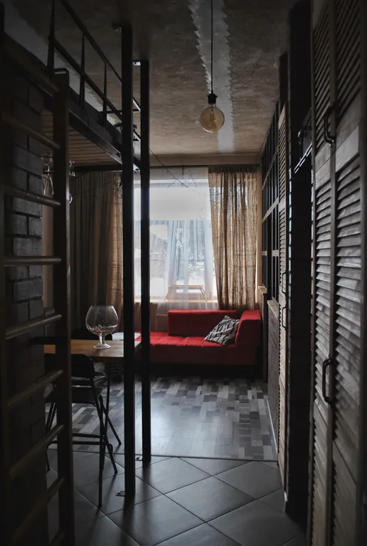 Квартира Эколофт с камином, мангалом, парковкой и отдельным входом в центре — аренда посуточно в Великий Новгород