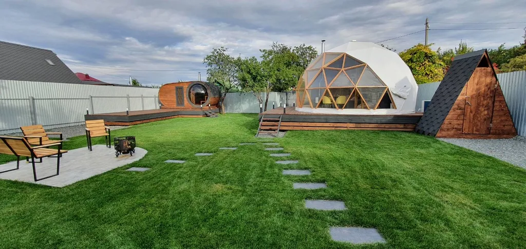 Дом-купол в загородном комплексе