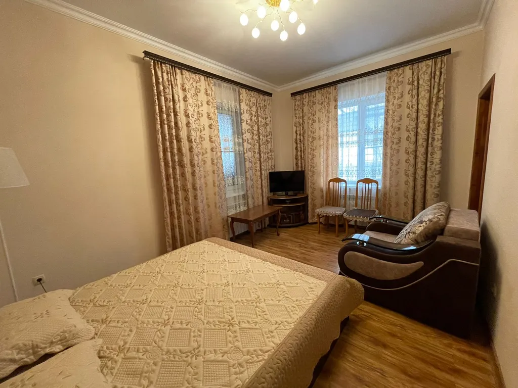 Коттедж Небольшой, уютный дом в центре города — Кисловодск