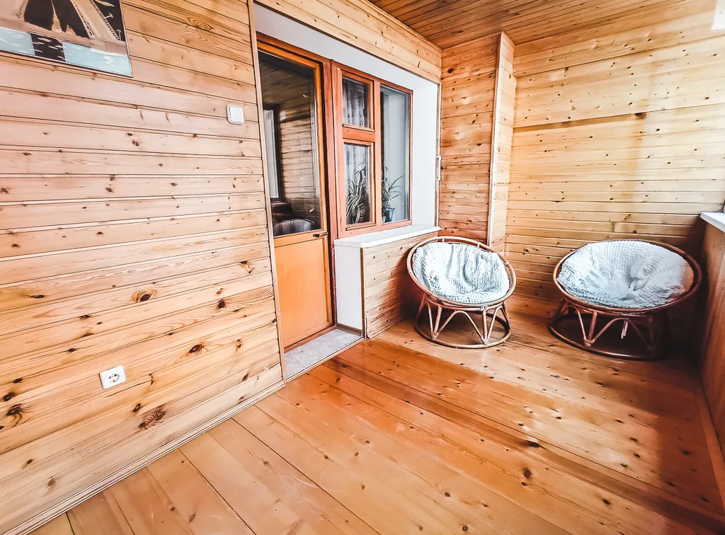 Трёхкомнатная квартира в центре на площади Ленина