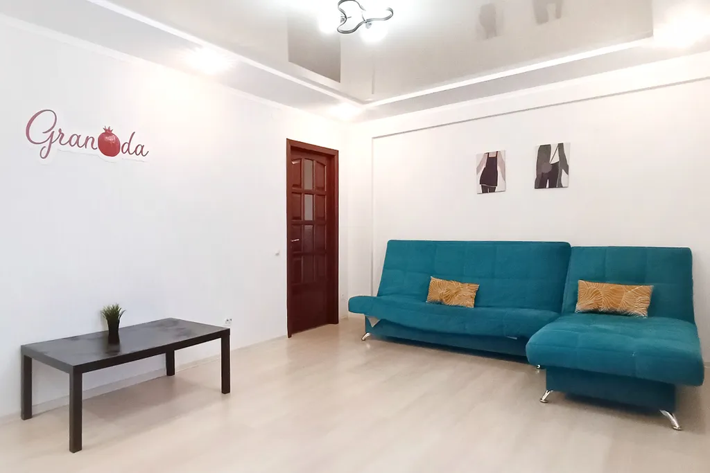 Большая двухкомнатная квартира в новом доме с охраняемой парковкой