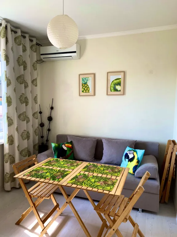 Студия с бассейном у моря