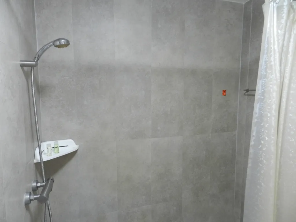 Студия с фронтальным видом на море