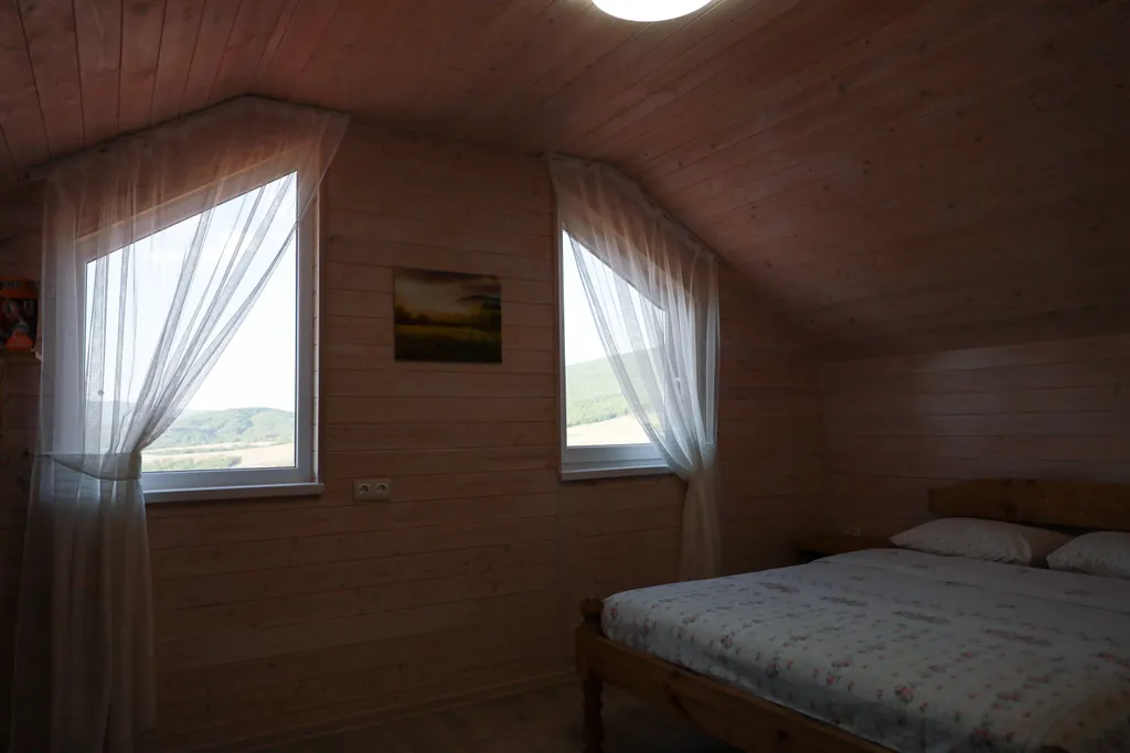 Коттедж Уютный современный коттедж с панорамным видом на горы — Соколиное