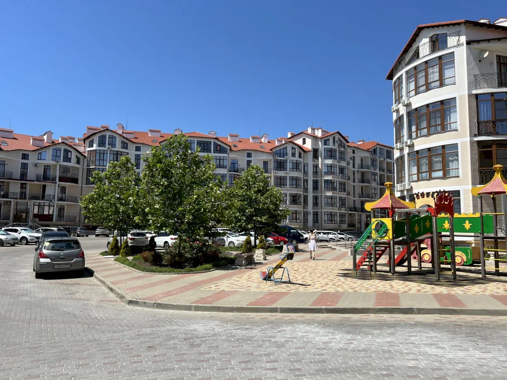 Квартира с балконом и видом на открытое море, Толстый мыс