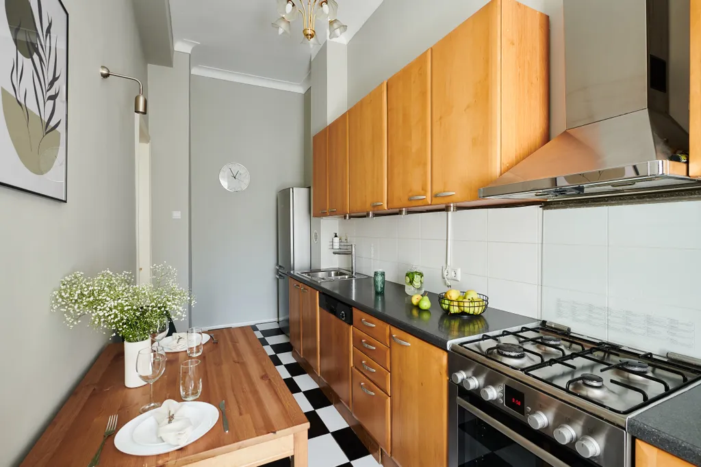 Двенадцать стульев на Тверской