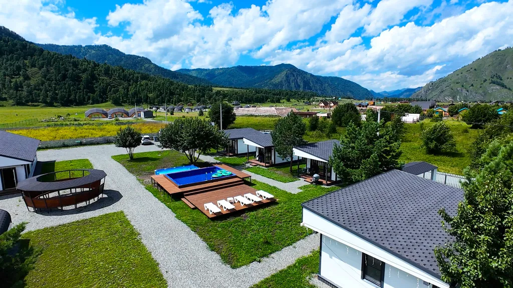 Уютный новый домик с видом на горы