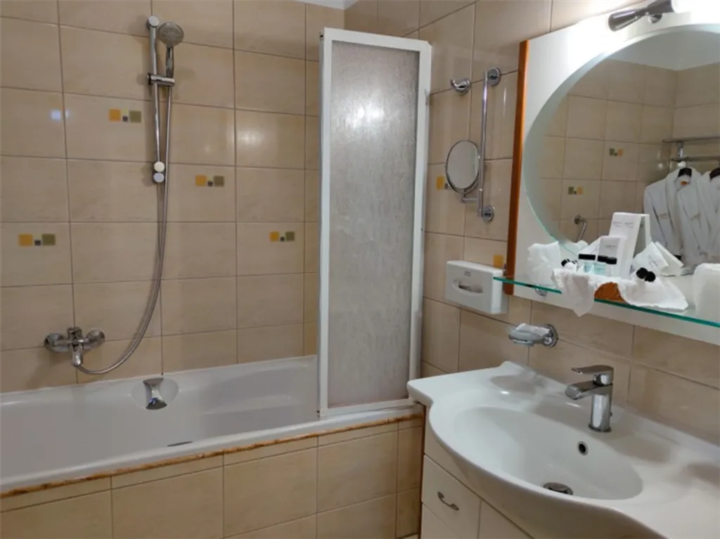 Джуниор сюит с панорамным видом на море (корп.С)