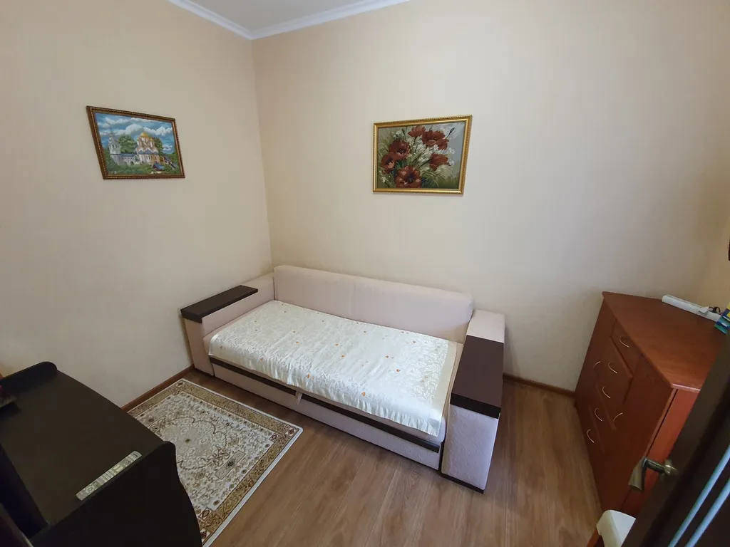 Двухкомнатный дом рядом с театральной площадью в евпатории