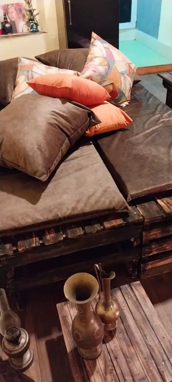 Modern famely Suit City Center