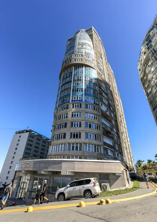 Красивая квартира в центре города с живописным видом на море