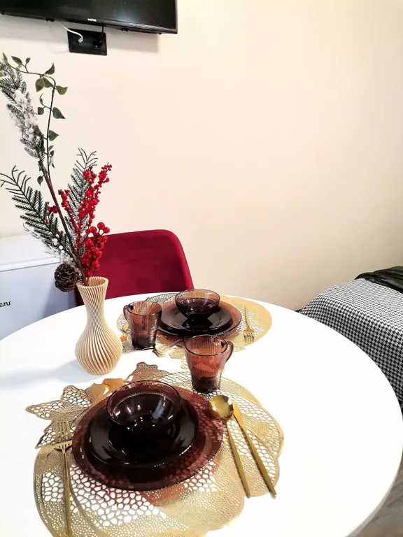 Квартира Квартира Уютная студия на втором этаже с парковкой — Тюмень
