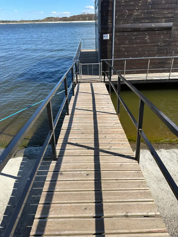 Дом на воде с баней