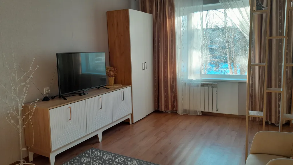 1 комнатная квартира в тихом районе с озером (3 гостя)