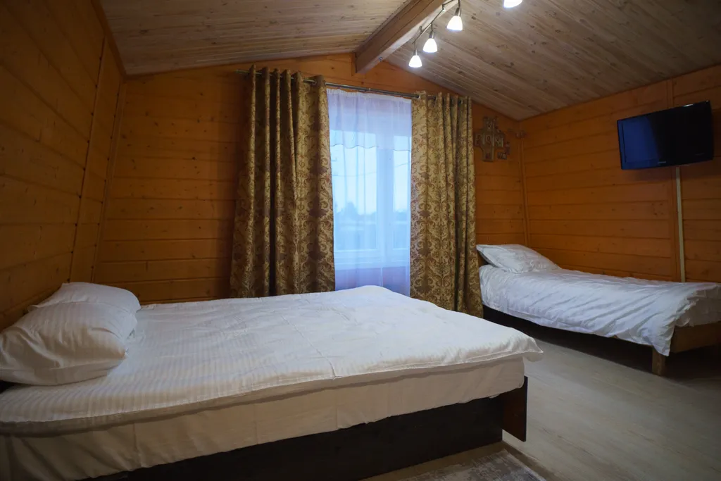 Дом рядом с городом