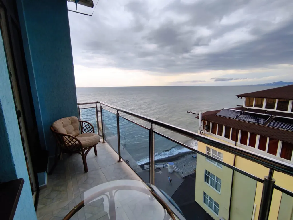 Квартира с видом на море и горы