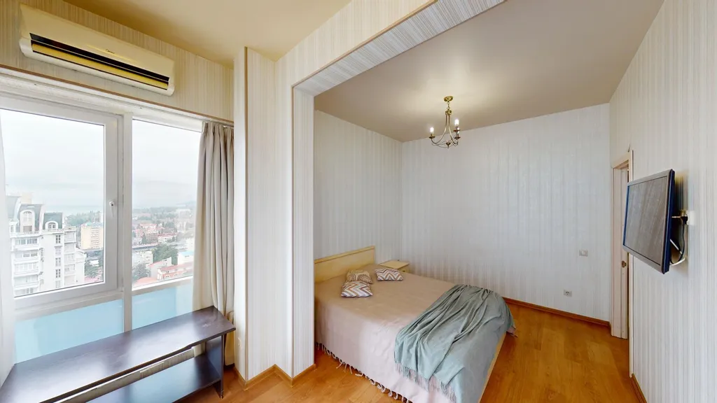 Уютная просторная квартира с видом на морпорт — аренда посуточно в Сочи