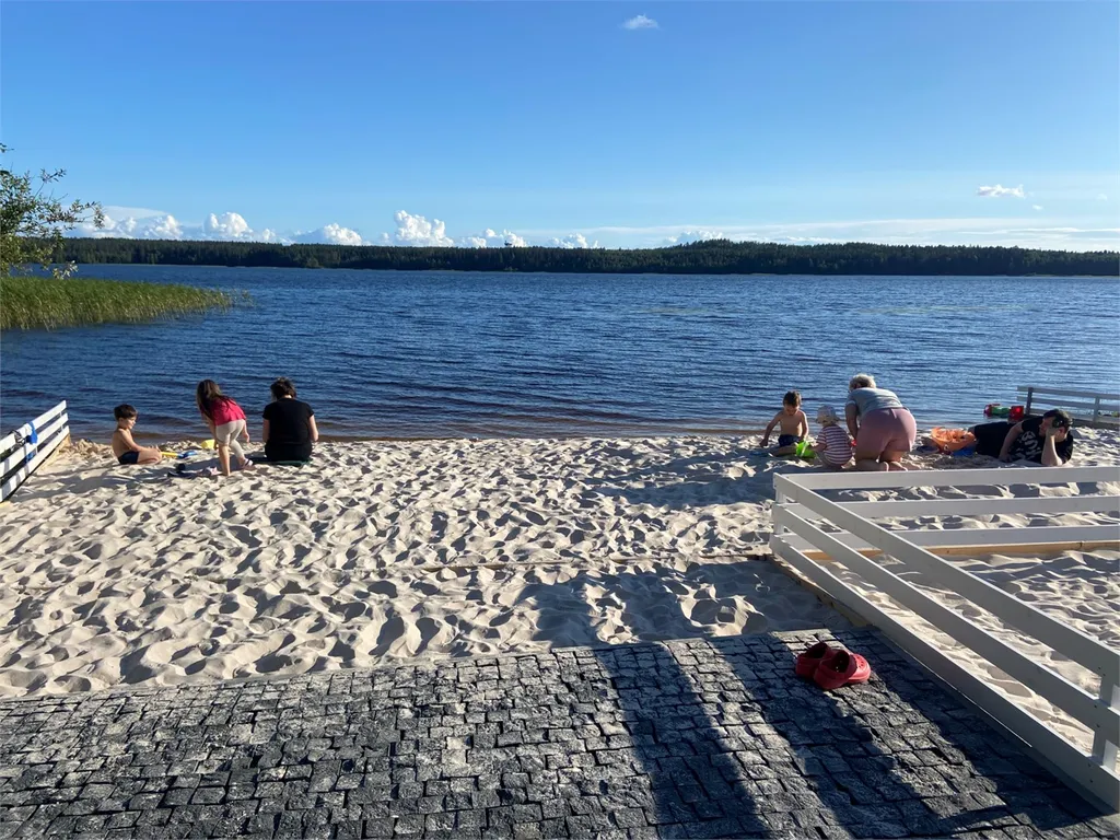 Коттедж с террасой и уличным джакузи