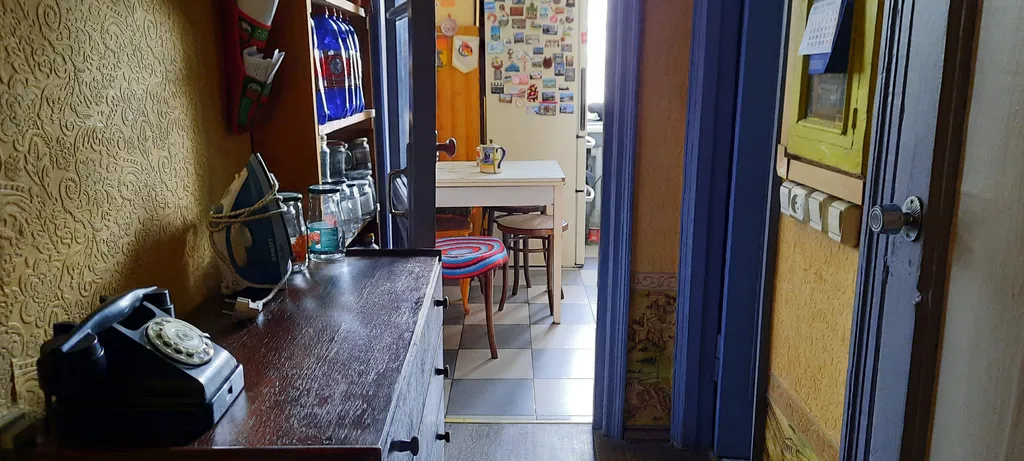 Просторная комната в винтажной квартире