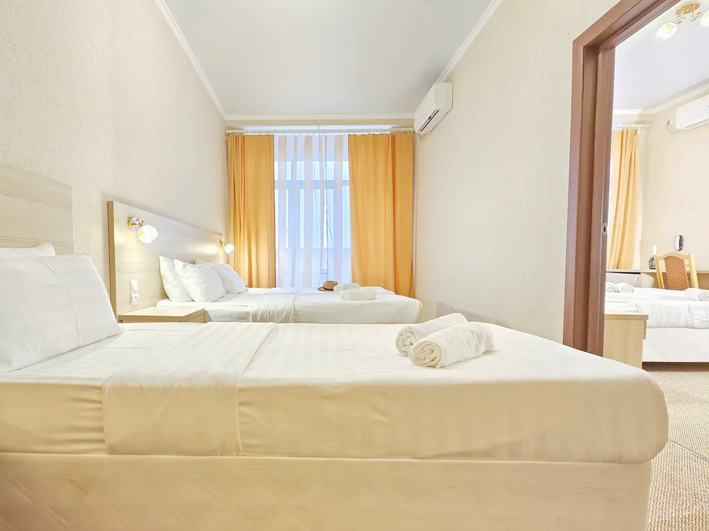 2х комнатный 5ти местный номер с боковым видом на море