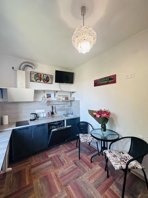 Апартаменты "Матисс" в 300 м от песчаного пляжа,балкон с видом на море