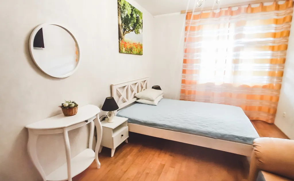 3-комнатная квартира в самом центре, площадь Ленина